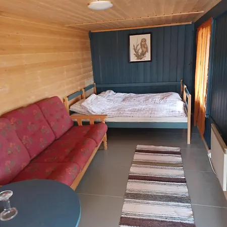 Stensens مكان تخييم Russenes